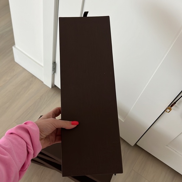 Authentic Louis Vuitton tie box - Picture 2 of 3